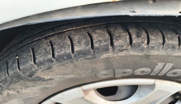 2010 Hyundai Accent GLE, Petrol, Manual, 1,59,256 km, tyre