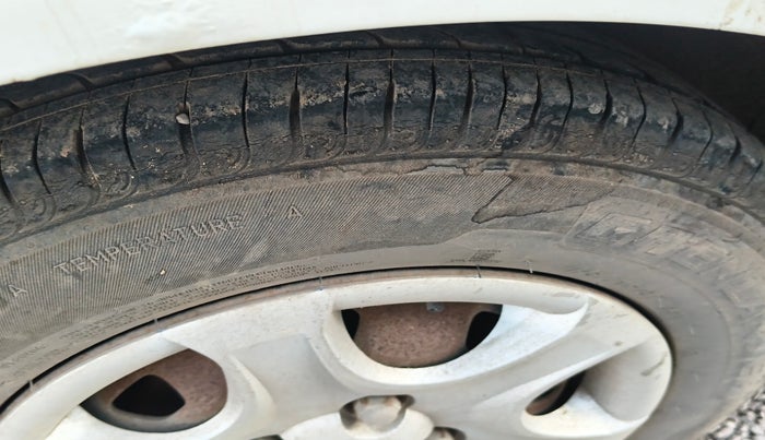 2010 Hyundai Accent GLE, Petrol, Manual, 1,59,256 km, tyre