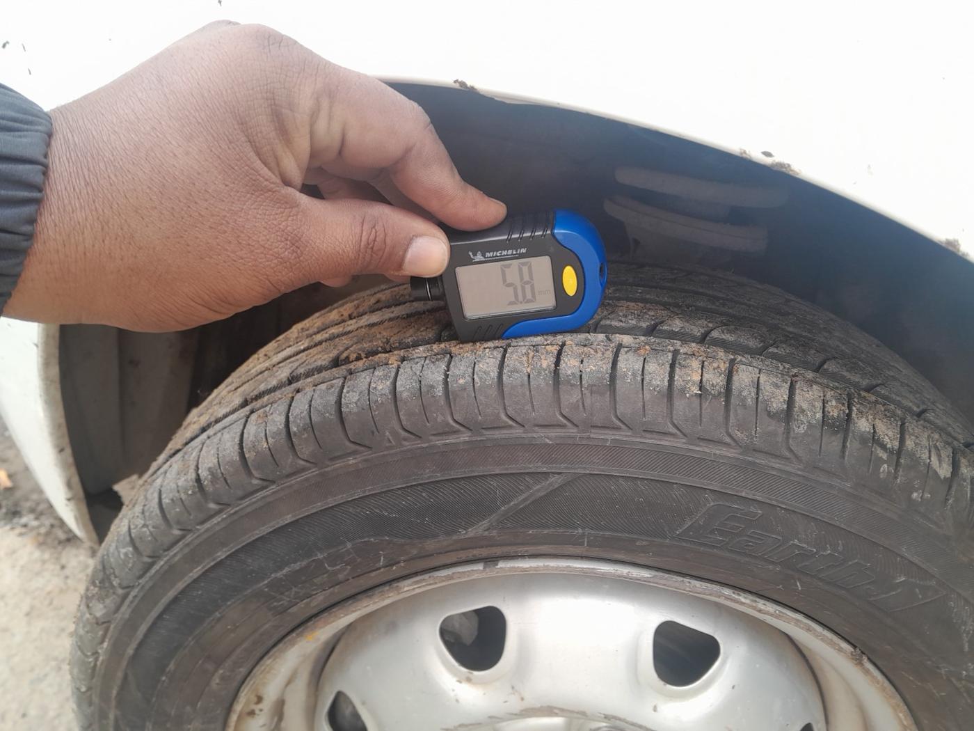 2012 Maruti Alto K10 LXI, CNG, Manual, 1,37,828 km, tyre