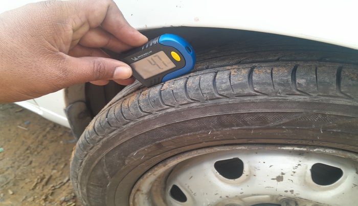 2012 Maruti Alto K10 LXI, Petrol, Manual, 1,37,828 km, tyre