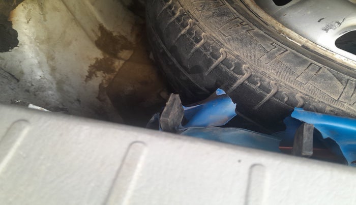 2012 Maruti Alto K10 LXI, Petrol, Manual, 1,37,828 km, tyre