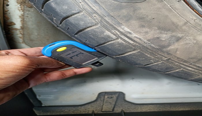 2017 Hyundai Creta SX 1.6 DIESEL, Diesel, Manual, 1,22,597 km, tyre