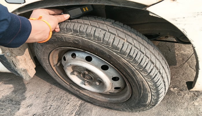 2015 Maruti Wagon R 1.0 LXI, Petrol, Manual, 1,24,967 km, tyre