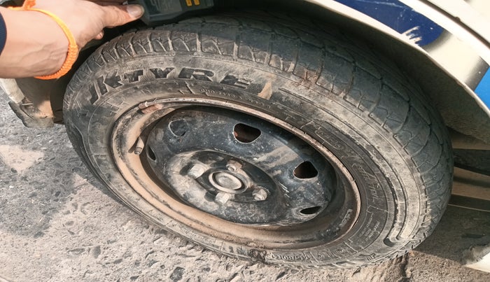 2015 Maruti Wagon R 1.0 LXI, Petrol, Manual, 1,24,967 km, tyre