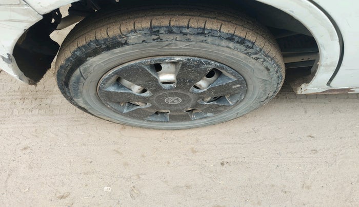 2014 Maruti Wagon R 1.0 LXI CNG, Petrol, Manual, 1,45,224 km, tyre