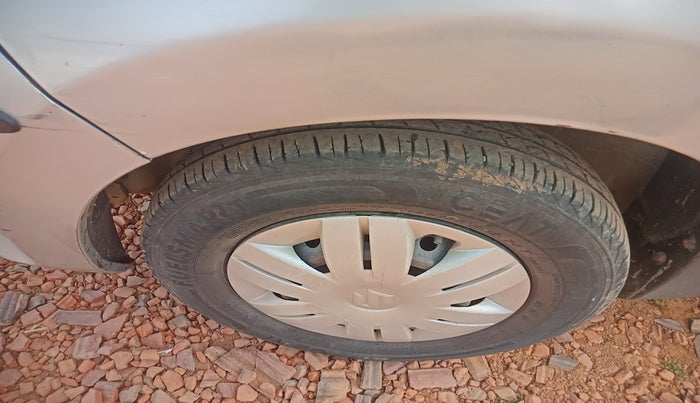 2014 Maruti Alto 800 VXI, Petrol, Manual, 1,00,895 km, tyre