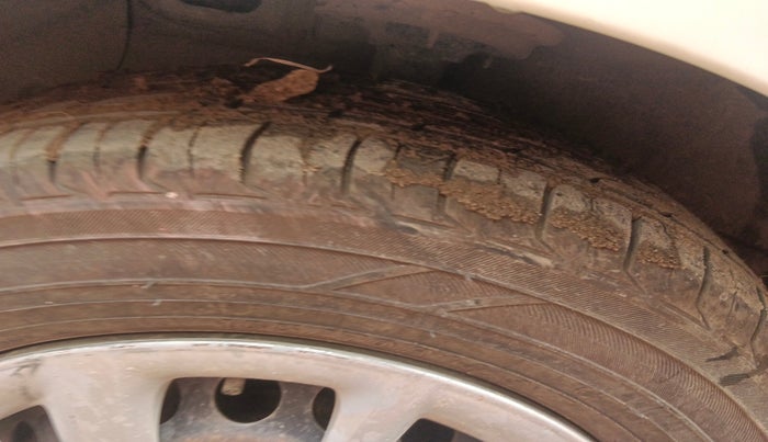 2017 Hyundai Grand i10 SPORTZ U2 1.2 CRDI, Diesel, Manual, 1,58,341 km, tyre