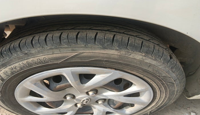 2017 Hyundai Grand i10 SPORTZ U2 1.2 CRDI, Diesel, Manual, 1,58,341 km, tyre