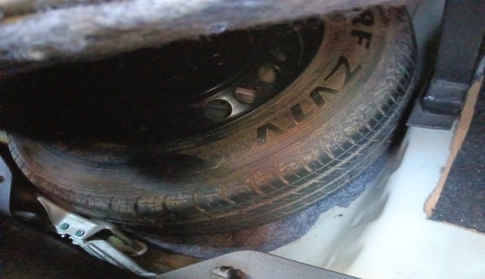 2016 Maruti Baleno ZETA PETROL 1.2, Petrol, Manual, 1,21,532 km, tyre