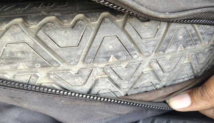 2015 Mercedes Benz C Class C 220 CDI AVANTGARDE, Diesel, Automatic, 1,16,207 km, tyre