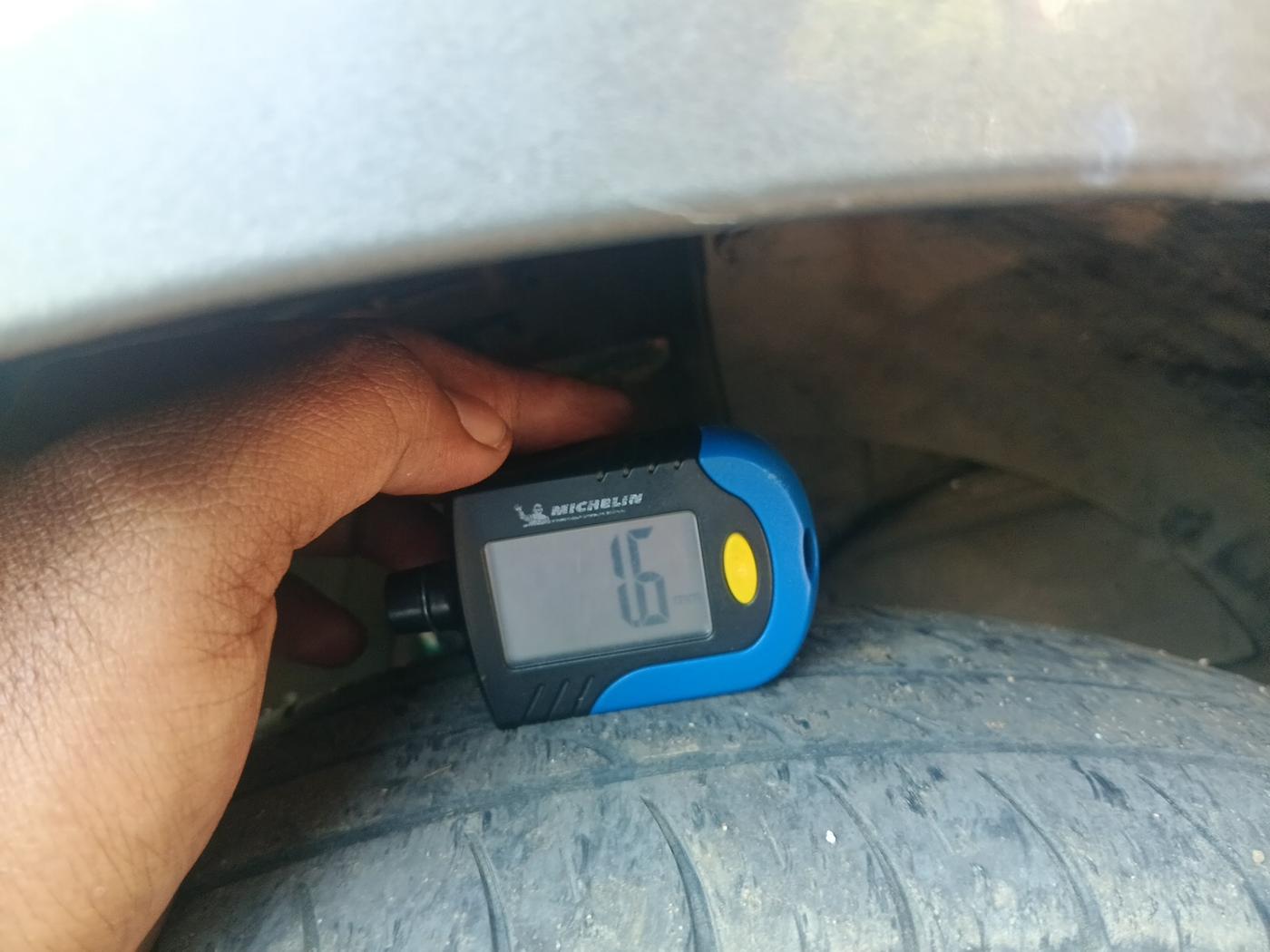 2022 Maruti Dzire VXI, Petrol, Manual, 1,46,853 km, tyre