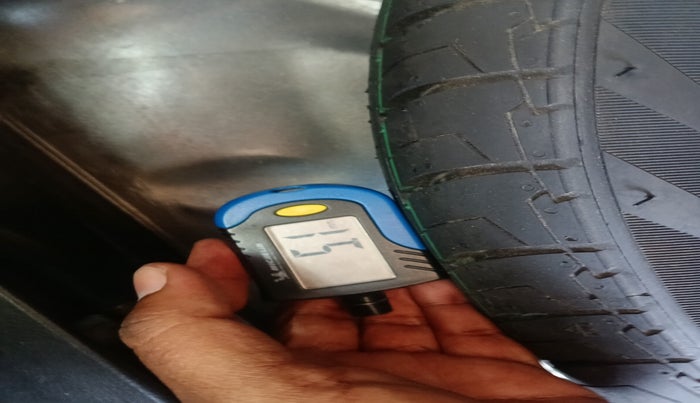 2022 Maruti Dzire VXI, Petrol, Manual, 1,46,853 km, tyre