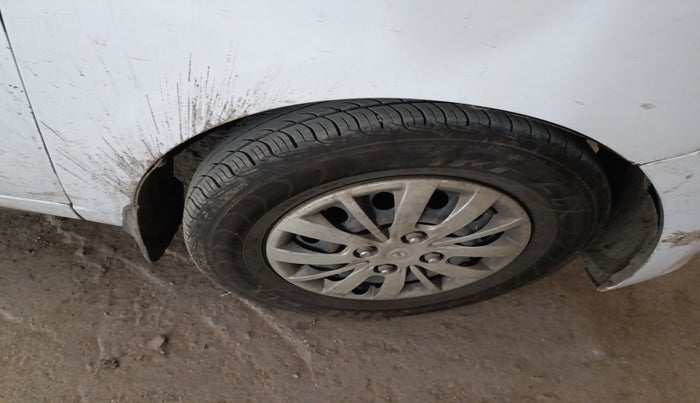 2014 Hyundai i10 SPORTZ 1.1 LPG, Petrol, Manual, 1,98,331 km, tyre