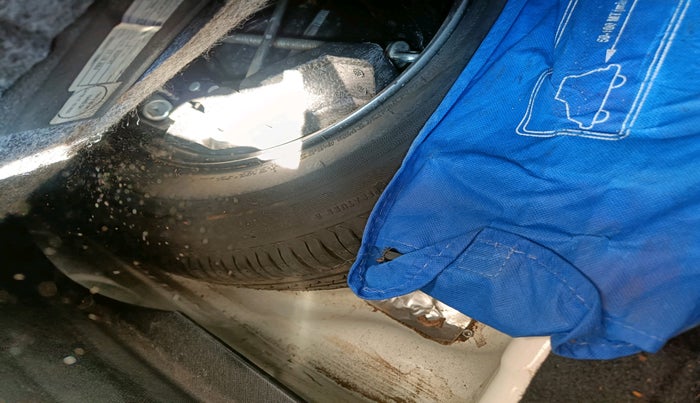 2020 Tata ALTROZ XZ PETROL, Petrol, Manual, 69,104 km, tyre