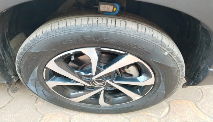 2024 CITROEN C3 Shine 1.2 Turbo AT, Petrol, Automatic, 32,001 km, tyre