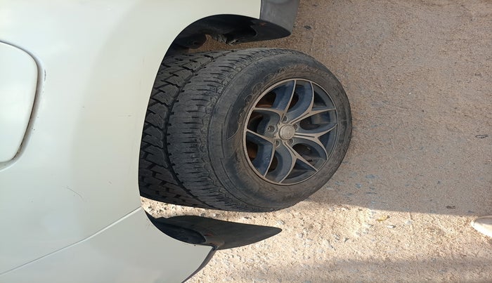 2014 Renault Duster 85 PS RXE DIESEL, Diesel, Manual, 1,43,547 km, tyre