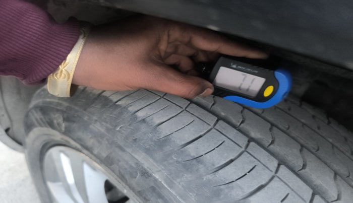 2017 Maruti Vitara Brezza ZDI, Diesel, Manual, 99,246 km, tyre