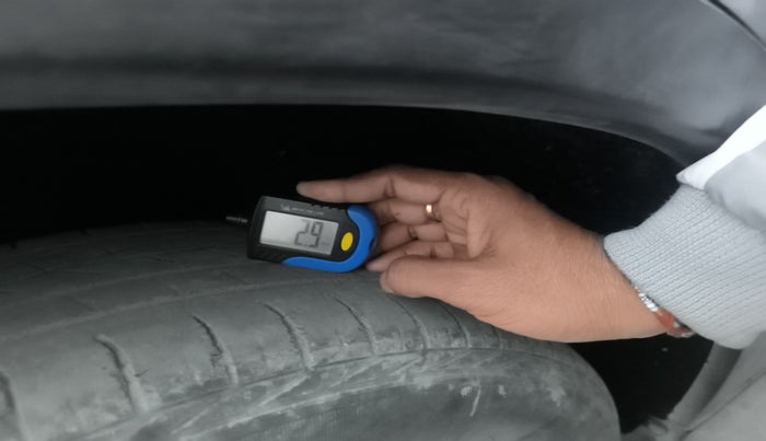 2017 Maruti Vitara Brezza ZDI, Diesel, Manual, 99,246 km, tyre