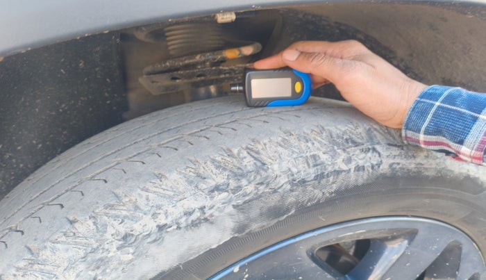 2022 Tata Harrier XZA PLUS 2.0L, Diesel, Automatic, 94,275 km, tyre