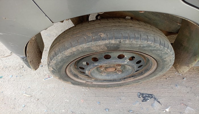 2012 Maruti Wagon R 1.0 VXI, Petrol, Manual, 1,52,936 km, tyre