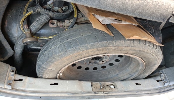 2012 Maruti Wagon R 1.0 VXI, Petrol, Manual, 1,52,936 km, tyre