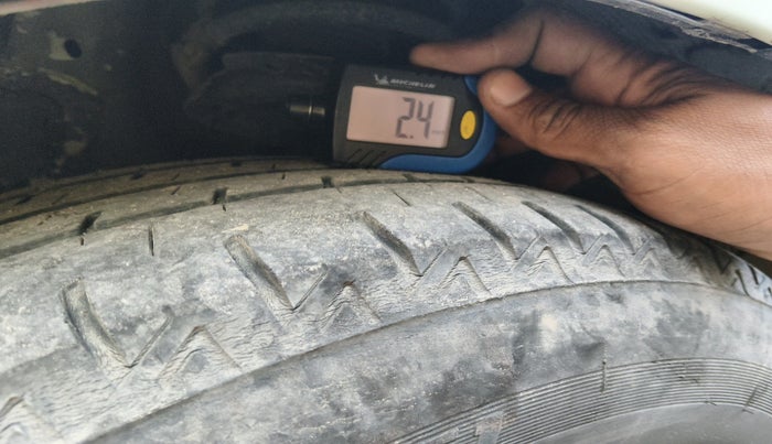 2013 Hyundai Verna FLUIDIC 1.4 CRDI EX, Diesel, Manual, 93,486 km, tyre