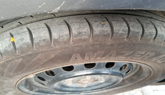 2019 Maruti Celerio VXI CNG, Petrol, Manual, 1,80,173 km, tyre