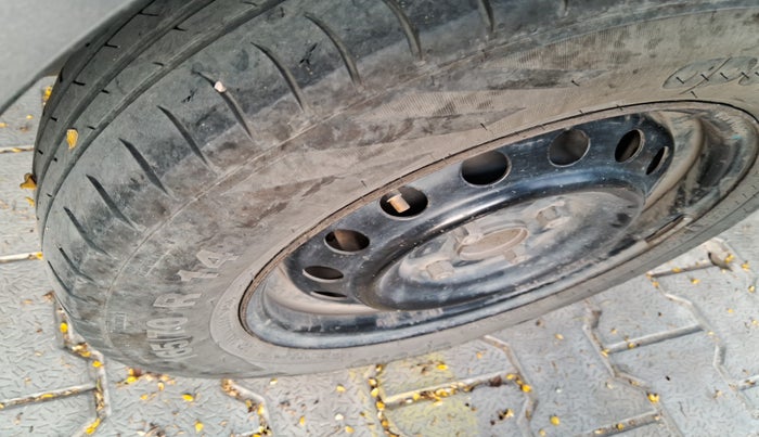 2019 Maruti Celerio VXI CNG, Petrol, Manual, 1,80,173 km, tyre