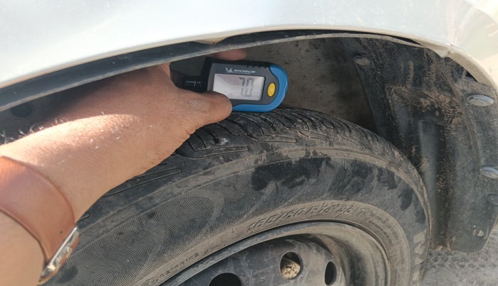 2011 Maruti Swift VXI, Petrol, Manual, 1,89,523 km, tyre