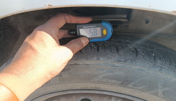 2011 Maruti Swift VXI, Petrol, Manual, 1,89,523 km, tyre