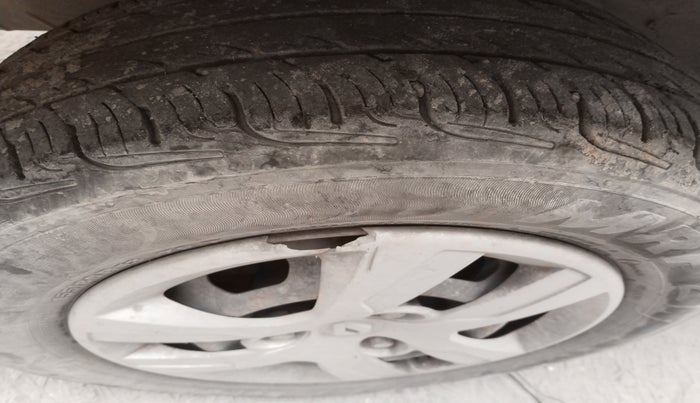 2019 Renault Kwid RXL, Petrol, Manual, 1,03,894 km, tyre