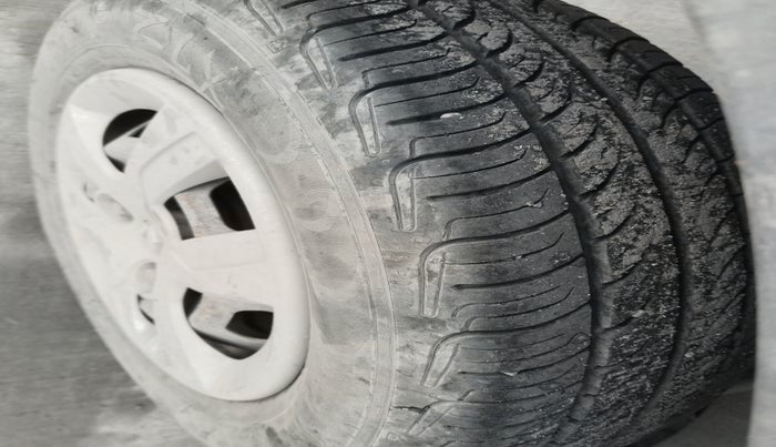 2019 Renault Kwid RXL, Petrol, Manual, 1,03,894 km, tyre