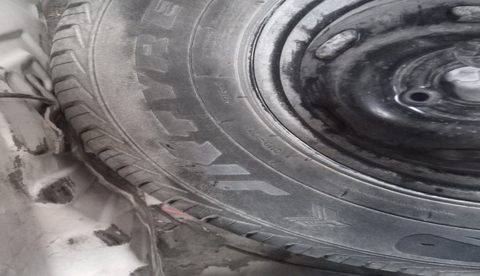 2019 Renault Kwid RXL, Petrol, Manual, 1,03,894 km, tyre