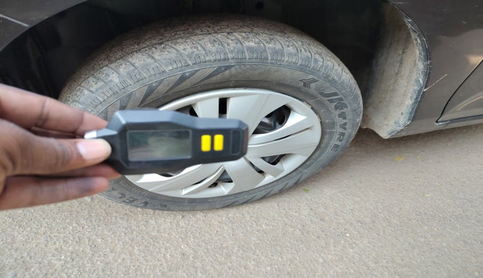 2023 Honda Amaze 1.2L I-VTEC S, Petrol, Manual, 14,900 km, tyre