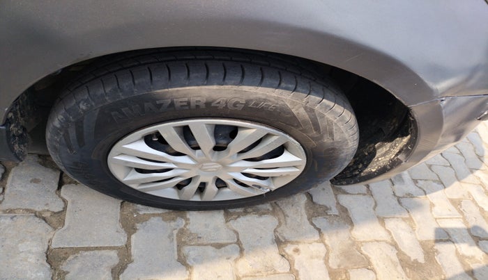 2016 Maruti Swift VDI, Diesel, Manual, 1,00,253 km, tyre