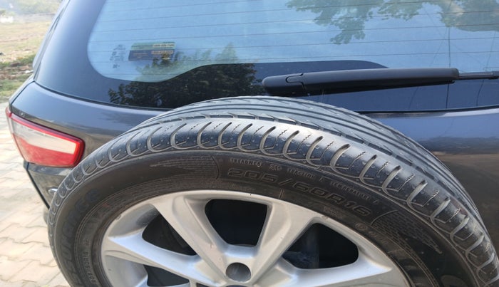 2021 Ford Ecosport TITANIUM 1.5L DIESEL, Diesel, Manual, 31,18,727 km, tyre