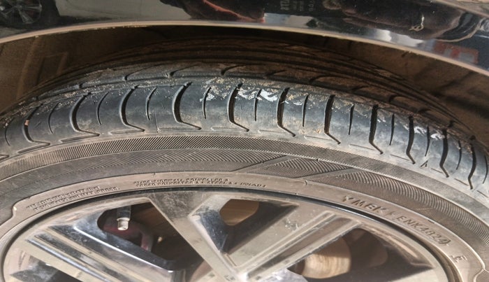 2023 Hyundai Verna SX (O) 1.5 TURBO DCT DUAL TONE, Petrol, Automatic, 67,821 km, tyre