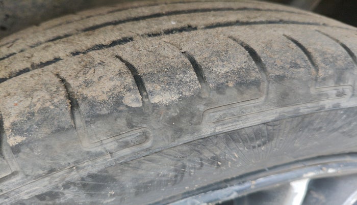 2012 Maruti Wagon R 1.0 VXI, Petrol, Manual, 1,48,706 km, tyre