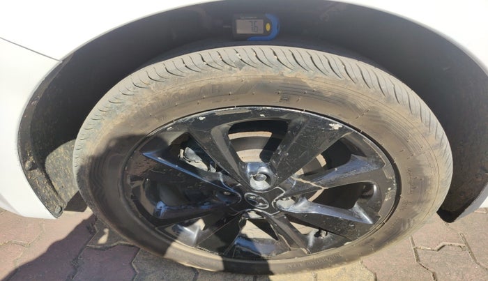 2015 Hyundai Elite i20 ASTA 1.4 CRDI, Diesel, Manual, 1,58,050 km, tyre