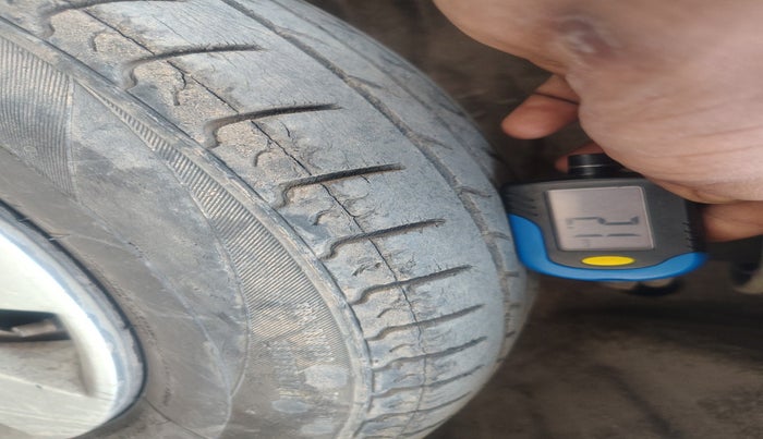 2011 Maruti Wagon R 1.0 LXI, Petrol, Manual, 96,204 km, tyre