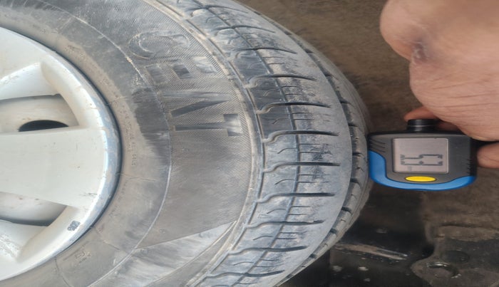 2011 Maruti Wagon R 1.0 LXI, Petrol, Manual, 96,204 km, tyre