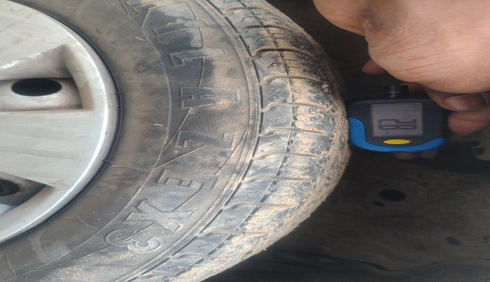 2011 Maruti Wagon R 1.0 LXI, Petrol, Manual, 96,204 km, tyre