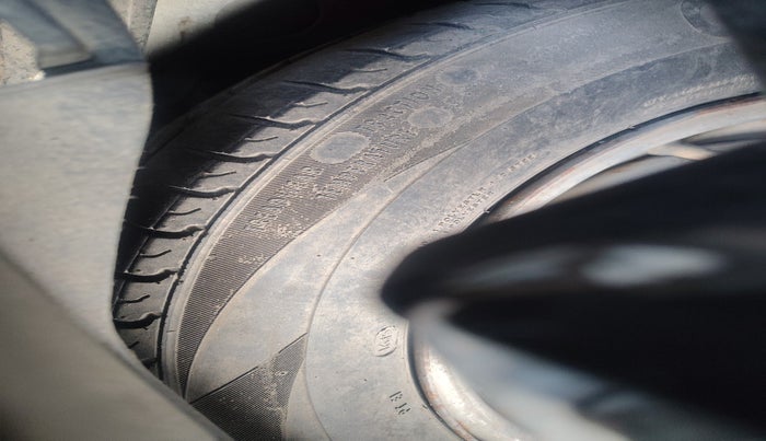 2011 Maruti Wagon R 1.0 LXI, Petrol, Manual, 96,204 km, tyre