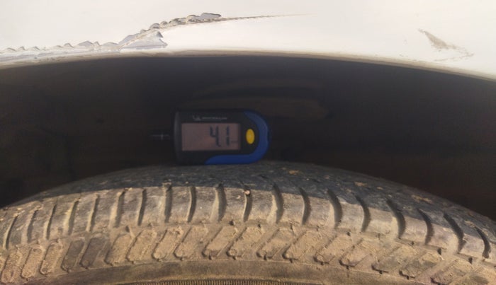 2015 Maruti Swift Dzire VDI, Diesel, Manual, 1,87,977 km, tyre