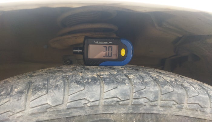 2015 Maruti Swift Dzire VDI, Diesel, Manual, 1,87,977 km, tyre