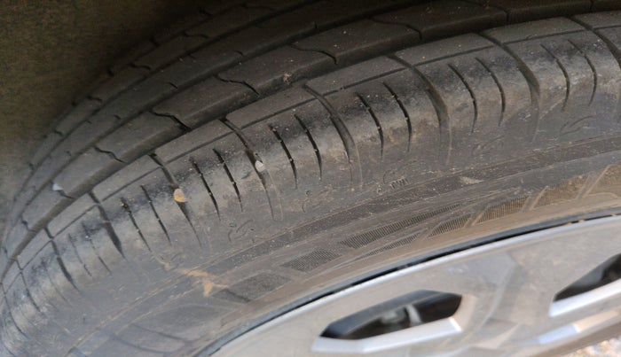 2025 Maruti BREZZA VXI, Petrol, Manual, 2,109 km, tyre