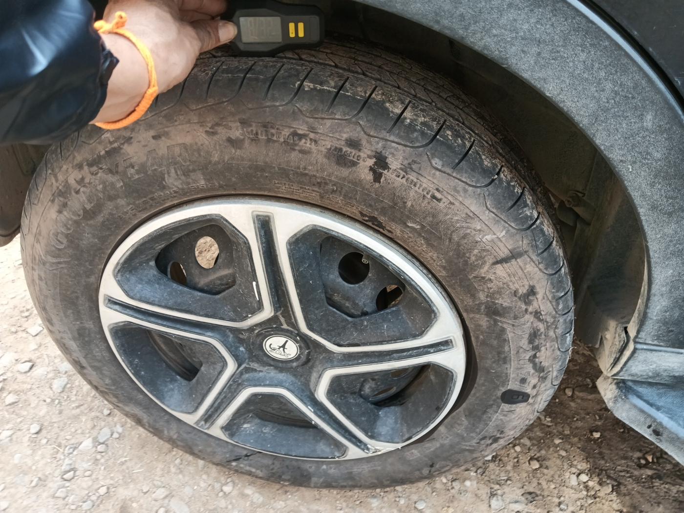 2019 Tata NEXON KRAZ MT DIESEL, Diesel, Manual, 91,235 km, tyre