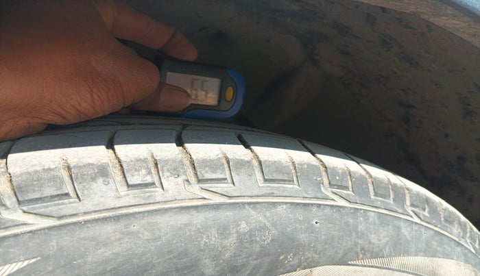 2023 Mahindra XUV300 W8 (O) 1.5 DIESEL, Diesel, Manual, 43,035 km, tyre