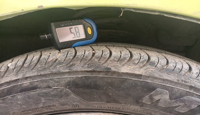 2011 Chevrolet Beat LS PETROL, Petrol, Manual, 1,91,772 km, tyre