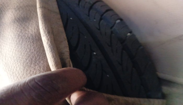 2011 Chevrolet Spark LS 1.0 LPG, Petrol, Manual, 95,783 km, tyre